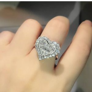 Gorgeous Heart 925 Silver Rings White Sapphire